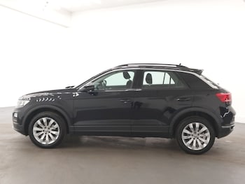 Used Volkswagen T-Roc 2018 for sale - 77635899: Photo