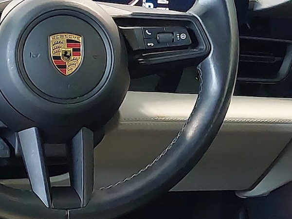 Used Porsche Taycan 2021 for sale - 76233525: Photo 11