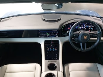 Used Porsche Taycan 2021 for sale - 76233525: Photo 2