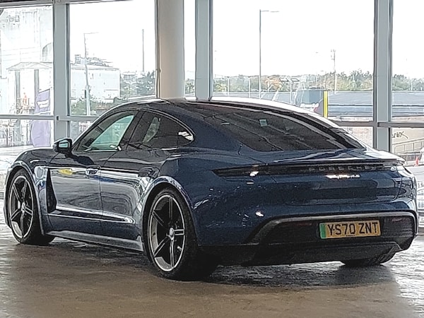 Used Porsche Taycan 2021 for sale - 76233525: Photo 3