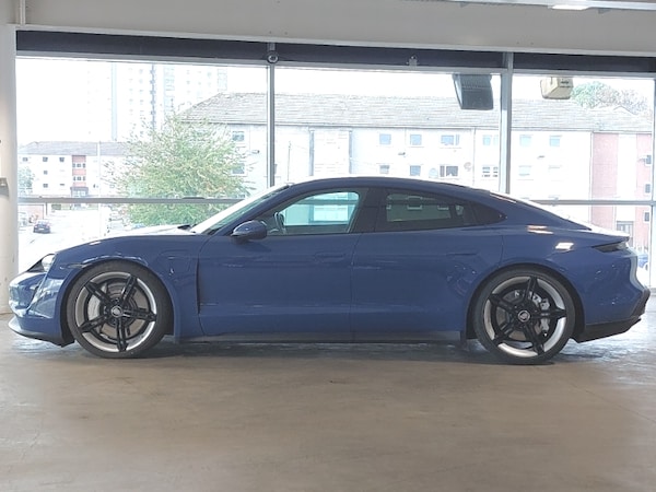 Used Porsche Taycan 2021 for sale - 76233525: Photo 4