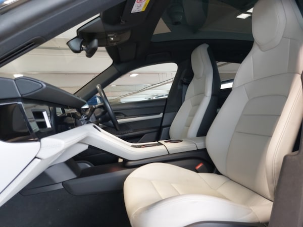 Used Porsche Taycan 2021 for sale - 76233525: Photo 5
