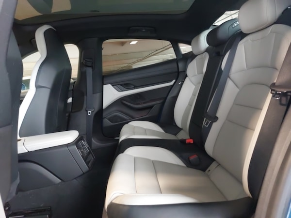 Used Porsche Taycan 2021 for sale - 76233525: Photo 6