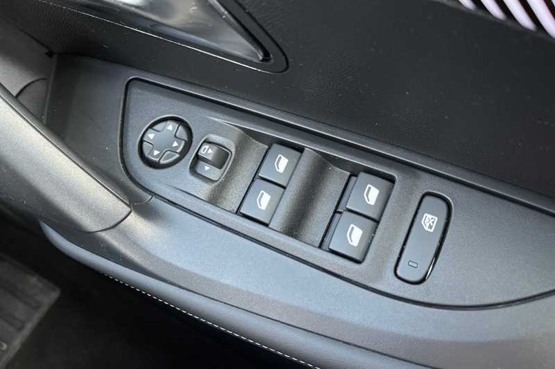 Used Peugeot 2008 for sale - 77863320: Photo 16