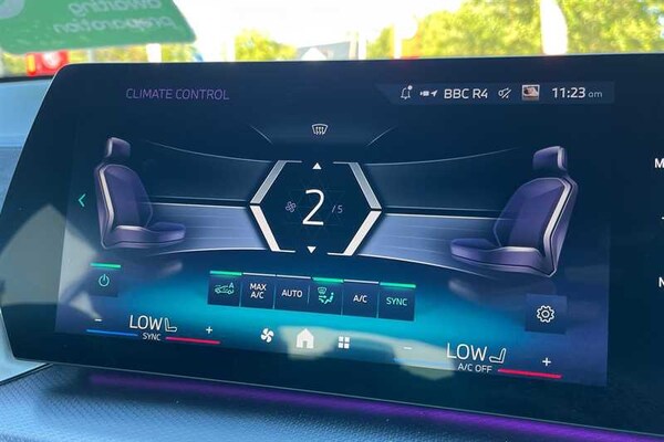 Used BMW iX2 2024 for sale - 76022496: Photo 15