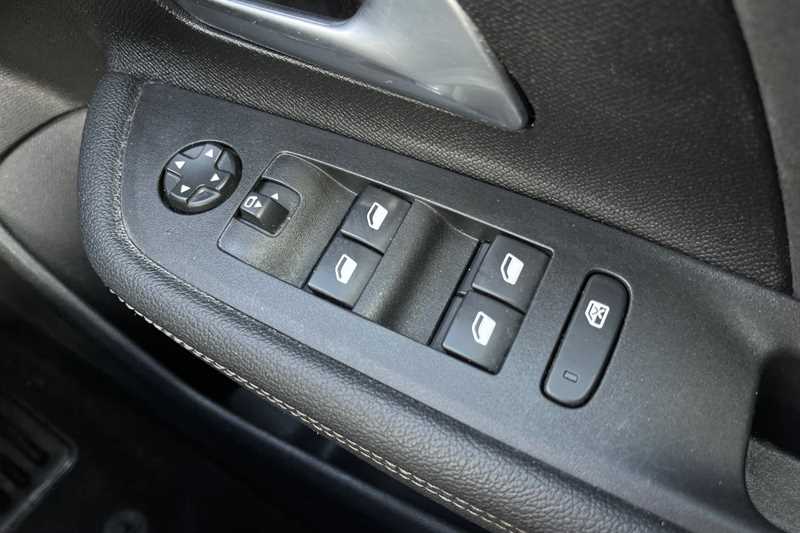 Used Vauxhall Mokka Electric for sale - 77863918: Photo 16