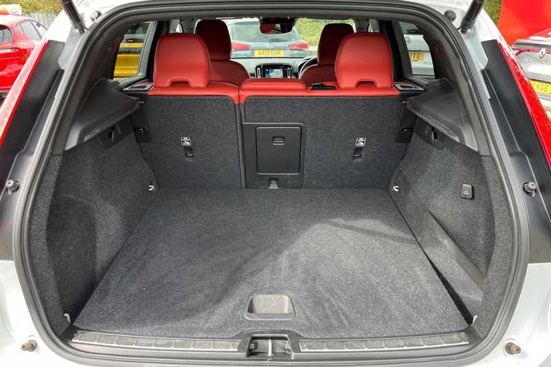 Used Volvo XC40 for sale - 76857234: Photo 25