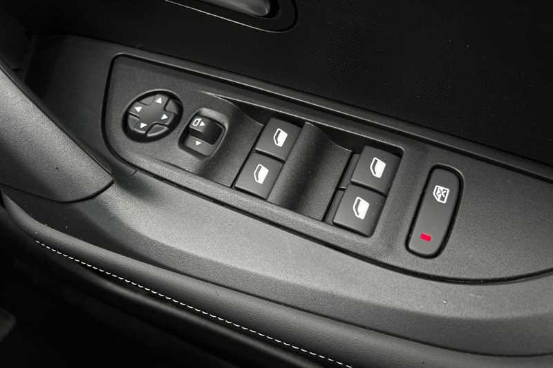 Used Peugeot 2008 2024 for sale - 77800682: Photo 16