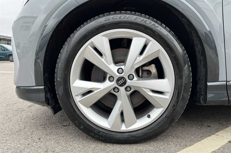 Used Audi Q4 e-tron 2023 for sale - 77887620: Photo 9