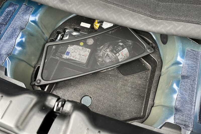 Used Mercedes-Benz SLC 2016 for sale - 76956009: Photo 37