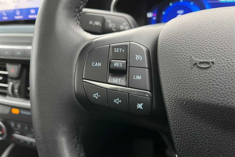 Used Ford Focus 2021 for sale - 76930952: Photo 21