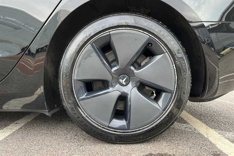 Used Tesla Model 3 2021 for sale - 76448047: Photo 10