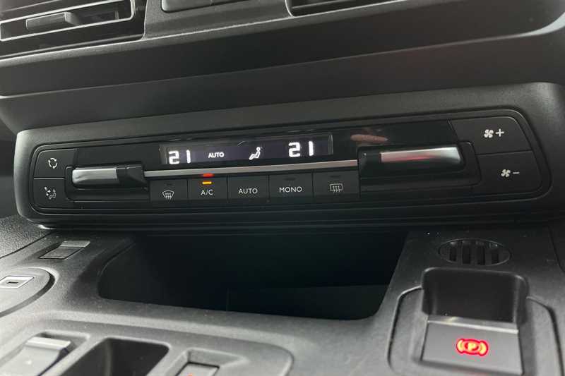 Used Vauxhall Combo Life Electric 2024 for sale - 76552594: Photo 15