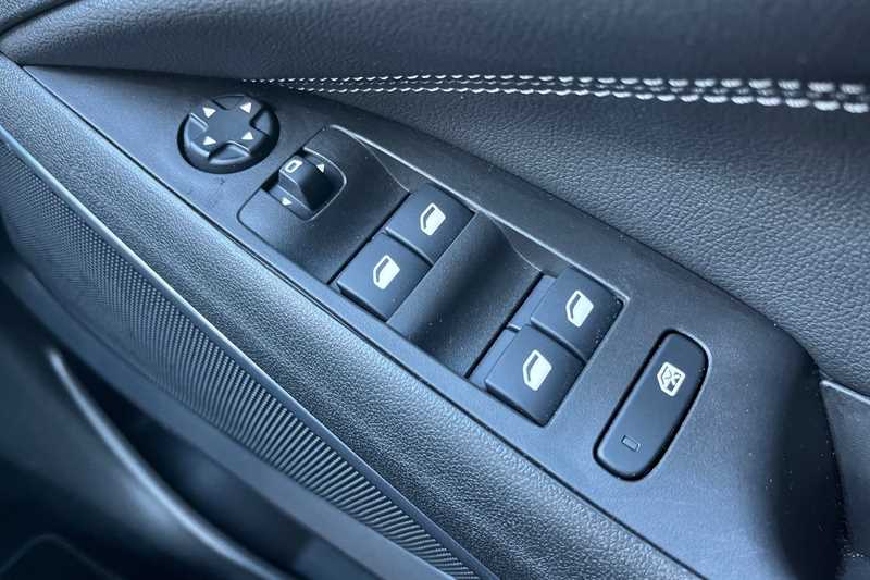 Used Vauxhall Crossland 2022 for sale - 76938824: Photo 16