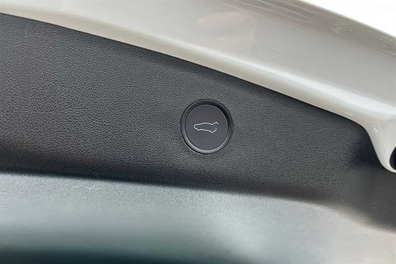 Used Tesla Model 3 2021 for sale - 76939946: Photo 39