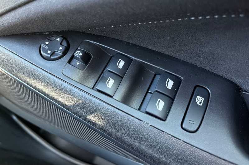 Used Vauxhall Crossland 2024 for sale - 78050438: Photo 16