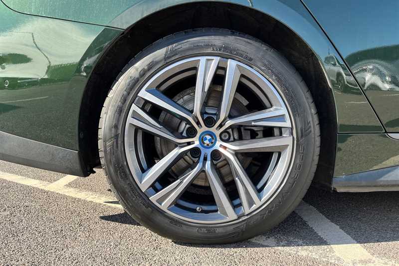 Used BMW i4 2024 for sale - 76956247: Photo 11