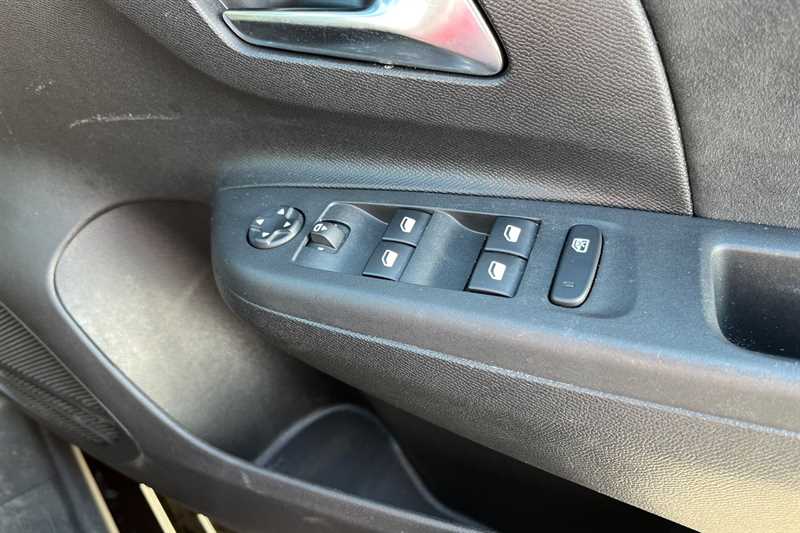 Used Vauxhall Corsa 2023 for sale - 78142192: Photo 16