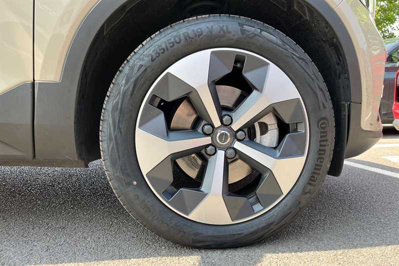 Used Volvo XC40 2025 for sale - 76463311: Photo 10