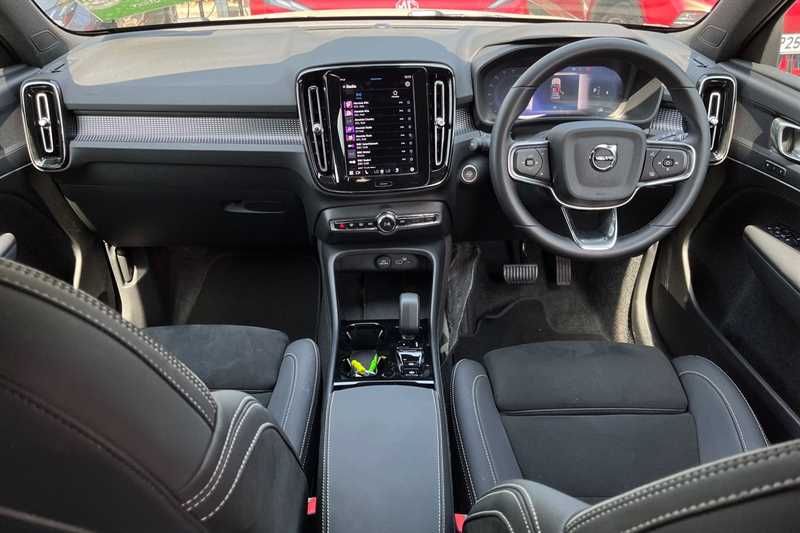 Used Volvo XC40 2025 for sale - 76463311: Photo 13