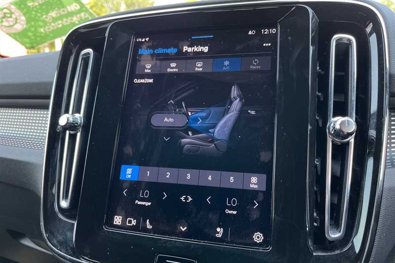 Used Volvo XC40 2025 for sale - 76463311: Photo 15