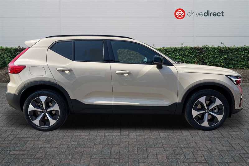 Used Volvo XC40 2025 for sale - 76463311: Photo 2
