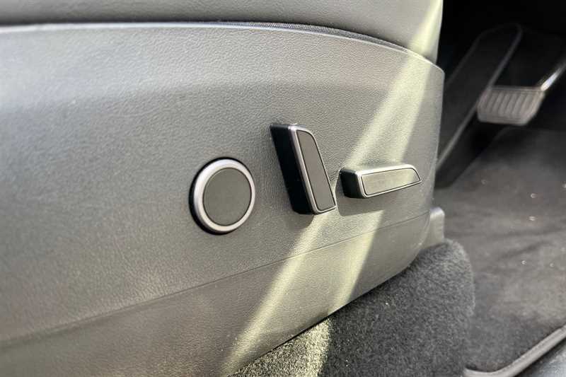 Used Tesla Model Y 2023 for sale - 76930210: Photo 26