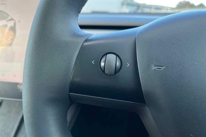 Used Tesla Model Y 2023 for sale - 76529539: Photo 21