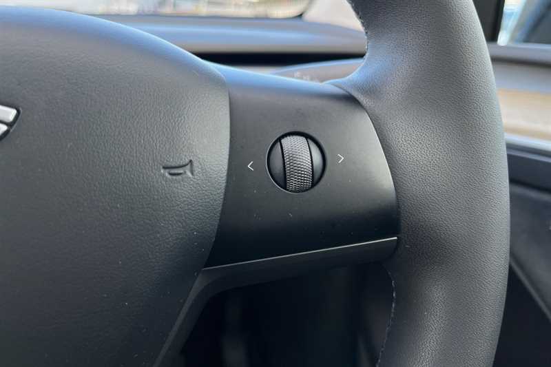 Used Tesla Model Y 2023 for sale - 76529539: Photo 22