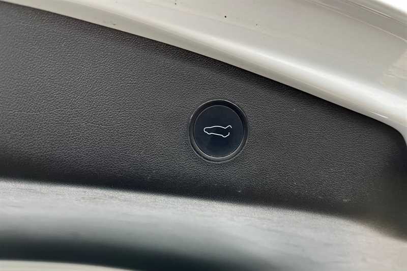 Used Tesla Model 3 2021 for sale - 77843151: Photo 40