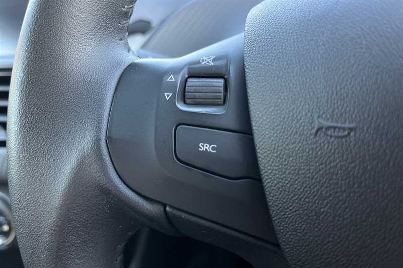 Used Peugeot 208 for sale - 78217082: Photo 21