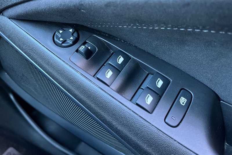 Used Vauxhall Crossland 2022 for sale - 77801232: Photo 16