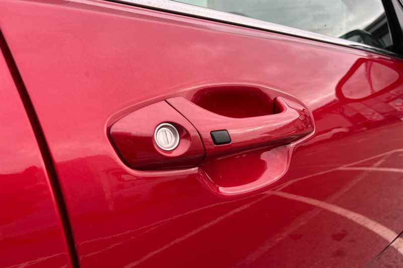 Used Kia Stonic 2018 for sale - 76448937: Photo 33