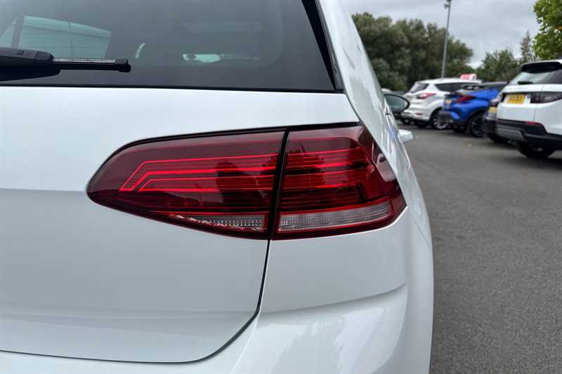 Used Volkswagen Golf 2020 for sale - 76525282: Photo 32
