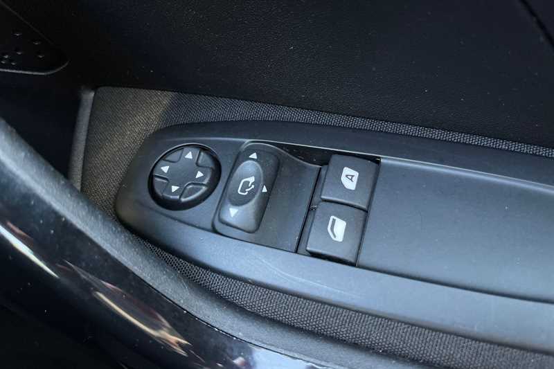 Used Peugeot 208 2019 for sale - 78189496: Photo 16