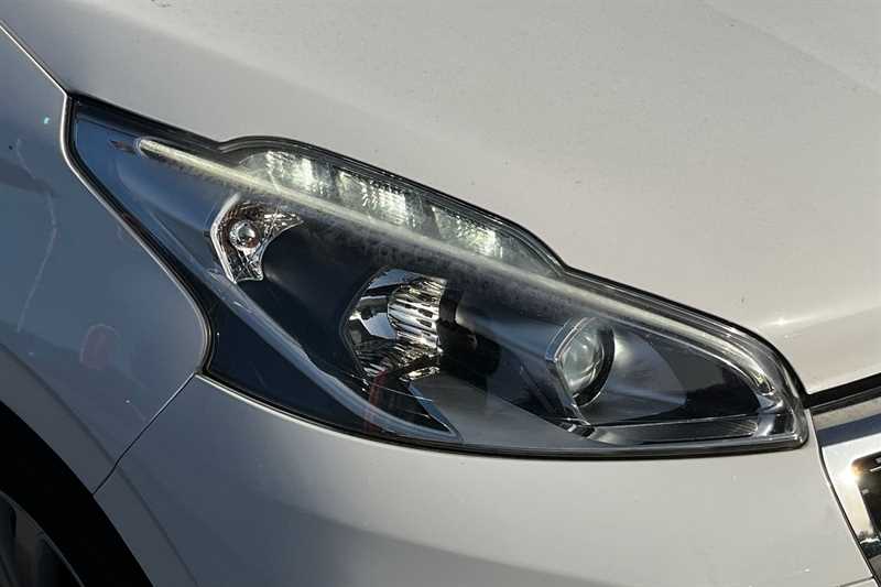 Used Peugeot 208 2019 for sale - 78189496: Photo 28