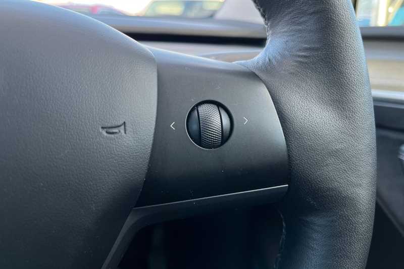 Used Tesla Model Y 2023 for sale - 76890965: Photo 22