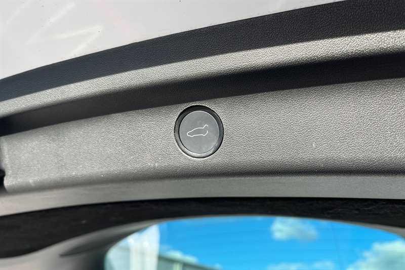 Used Tesla Model Y 2023 for sale - 76890965: Photo 38