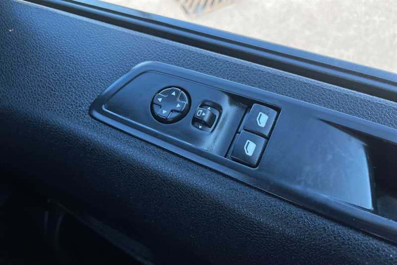 Used Vauxhall Vivaro for sale - 78217432: Photo 16