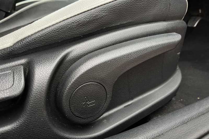 Used Kia Stonic 2018 for sale - 76462646: Photo 26