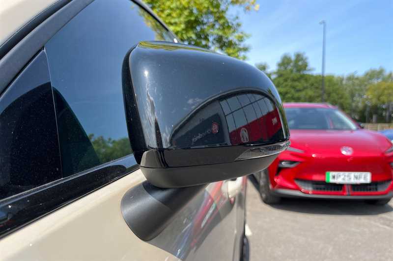 Used Volvo XC40 2025 for sale - 76530384: Photo 35