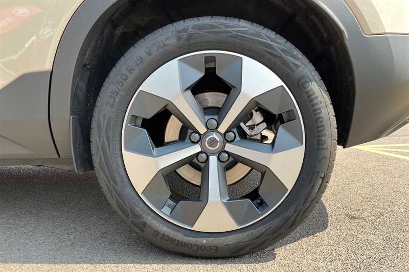 Used Volvo XC40 2025 for sale - 76530384: Photo 9