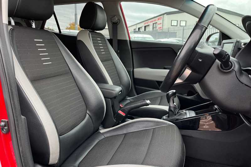 Used Kia Stonic 2018 for sale - 76443896: Photo 23