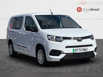 Used Toyota PROACE CITY Verso 2025 for sale - 76747477: Photo