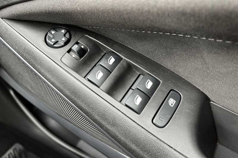 Used Vauxhall Crossland 2022 for sale - 76917898: Photo 16