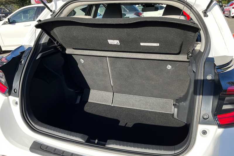Used Toyota Yaris 2020 for sale - 76124989: Photo 25