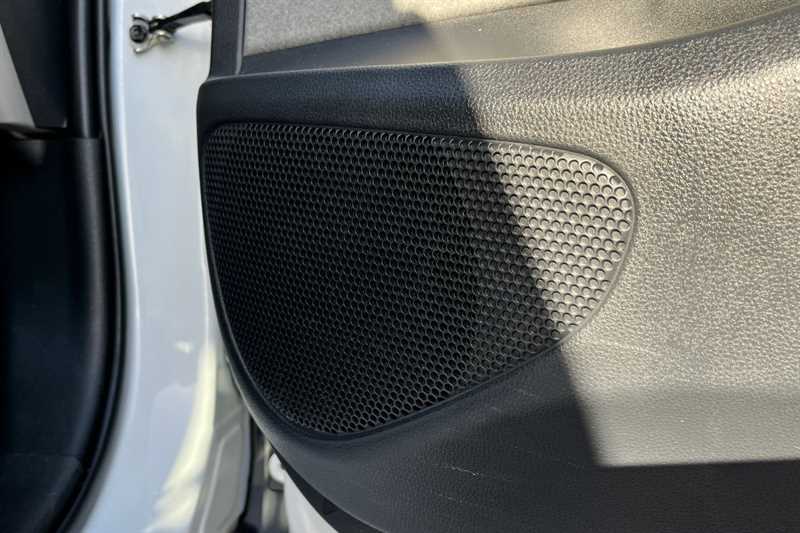 Used Toyota Yaris 2020 for sale - 76124989: Photo 27
