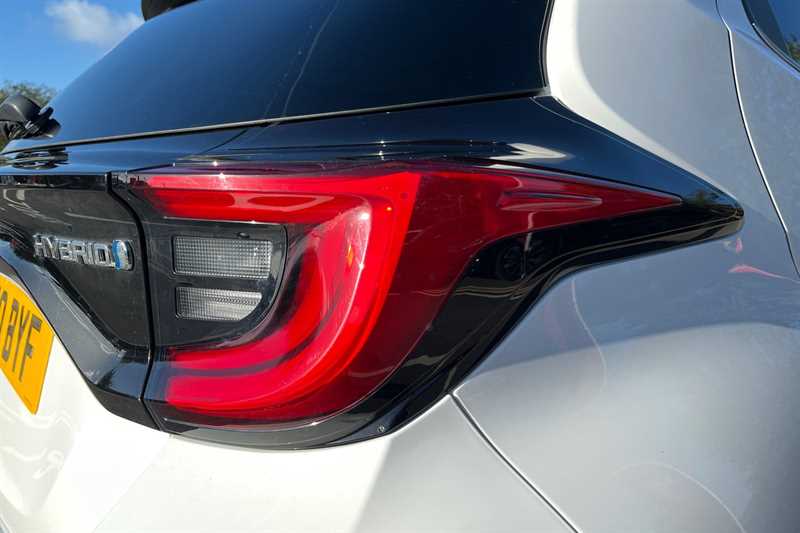 Used Toyota Yaris 2020 for sale - 76124989: Photo 32