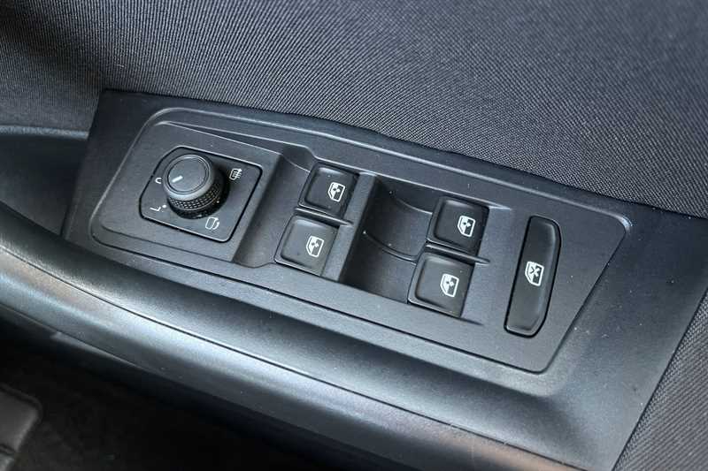 Used Volkswagen T-Roc 2023 for sale - 78050441: Photo 16