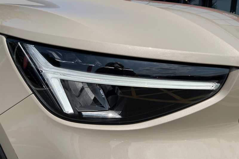 Used Volvo XC40 2025 for sale - 76956182: Photo 28